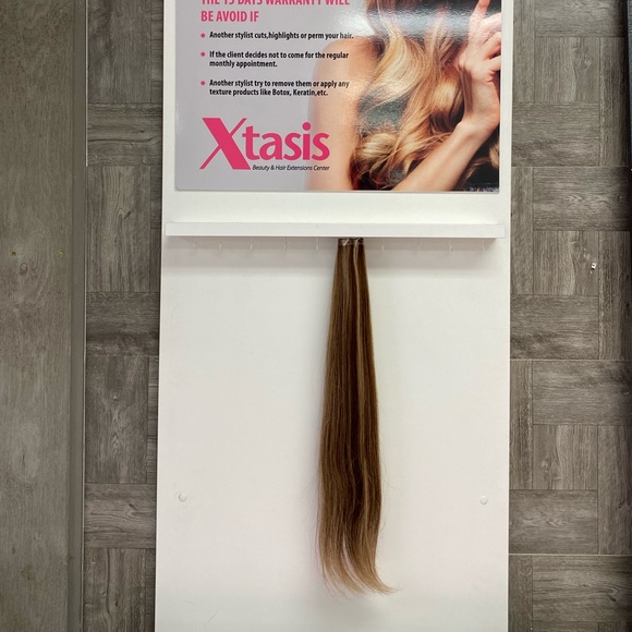 Highlights #6/9.3 Tape In Hair Extensions 24” - Picture 2 of 3